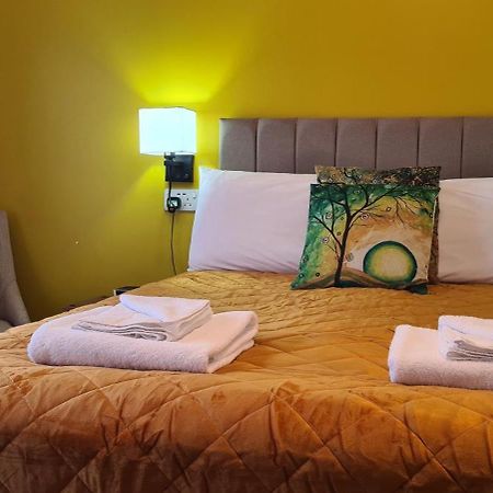 The Torland - Paignton Seafront - Free Parking, All Rooms En-Suite Екстер'єр фото