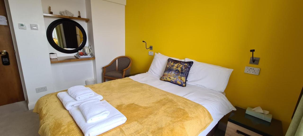 The Torland - Paignton Seafront - Free Parking, All Rooms En-Suite Екстер'єр фото