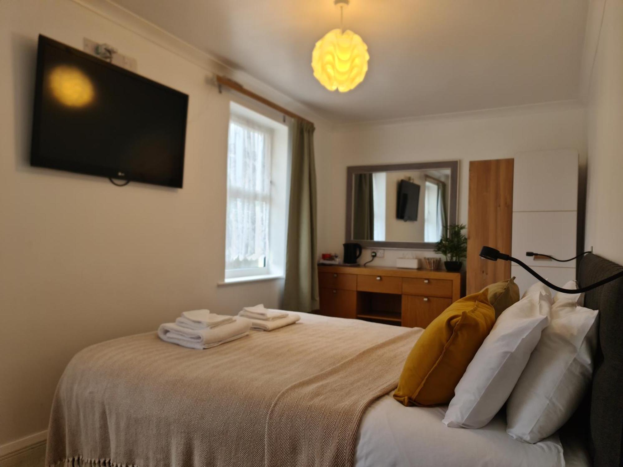 The Torland - Paignton Seafront - Free Parking, All Rooms En-Suite Екстер'єр фото