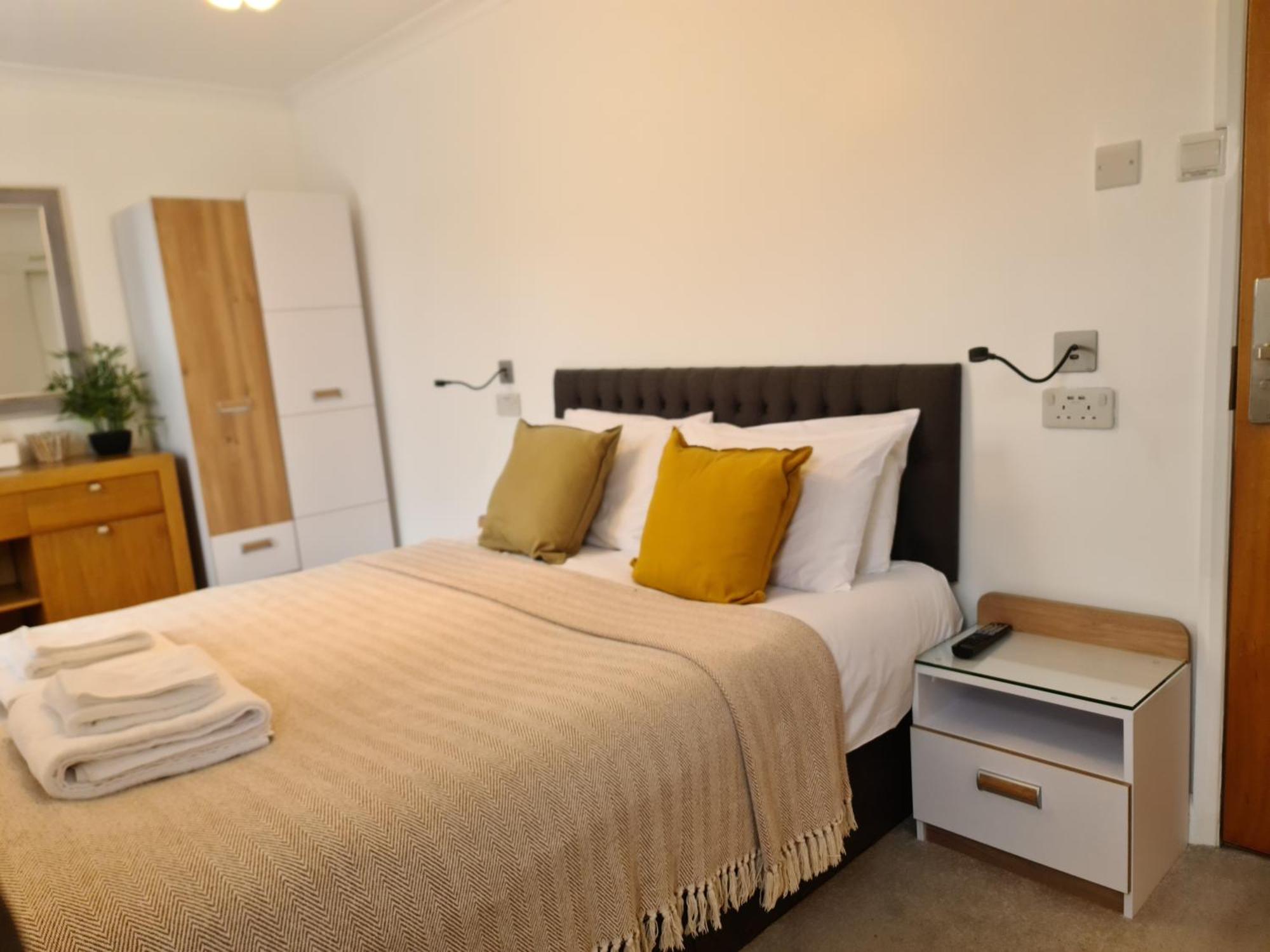 The Torland - Paignton Seafront - Free Parking, All Rooms En-Suite Екстер'єр фото