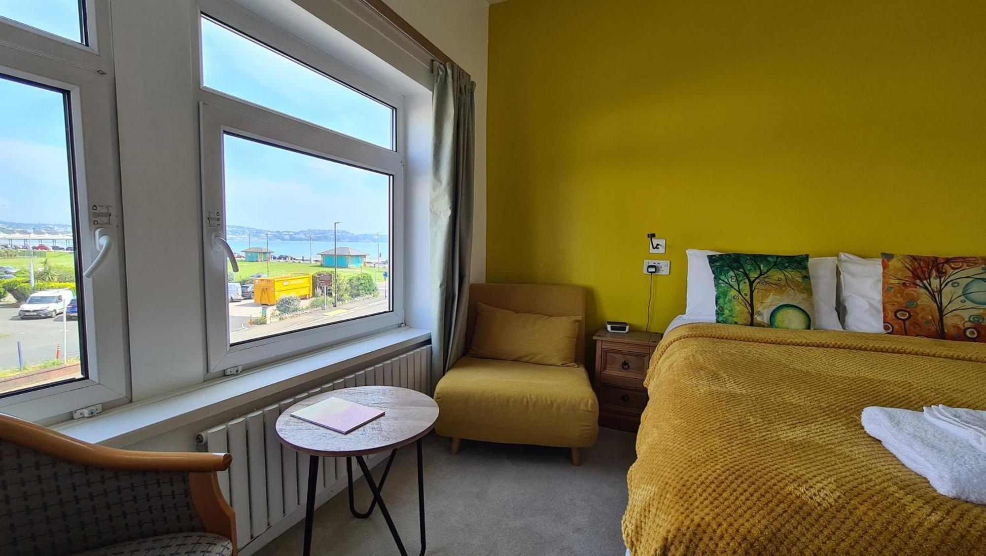 The Torland - Paignton Seafront - Free Parking, All Rooms En-Suite Екстер'єр фото