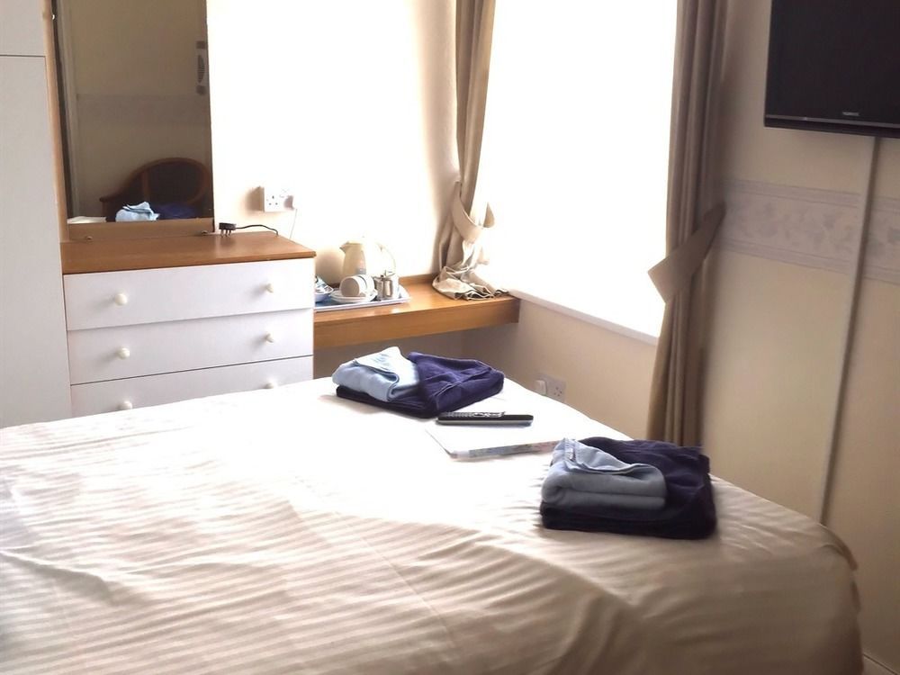 The Torland - Paignton Seafront - Free Parking And Wifi, All Rooms En-Suite Екстер'єр фото