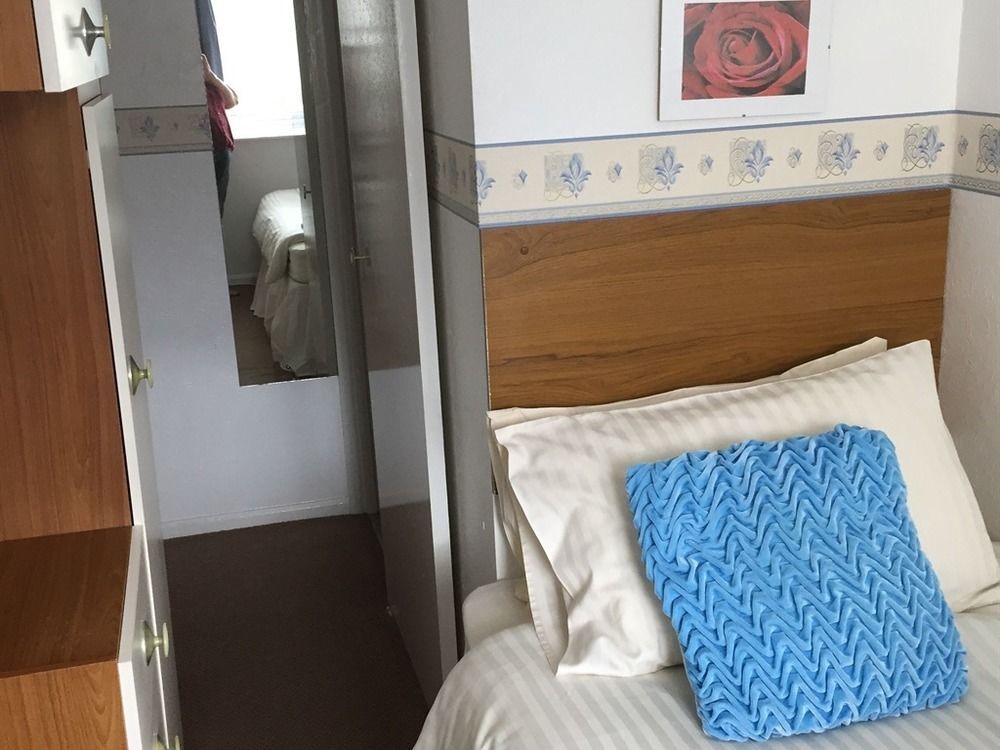 The Torland - Paignton Seafront - Free Parking, All Rooms En-Suite Екстер'єр фото